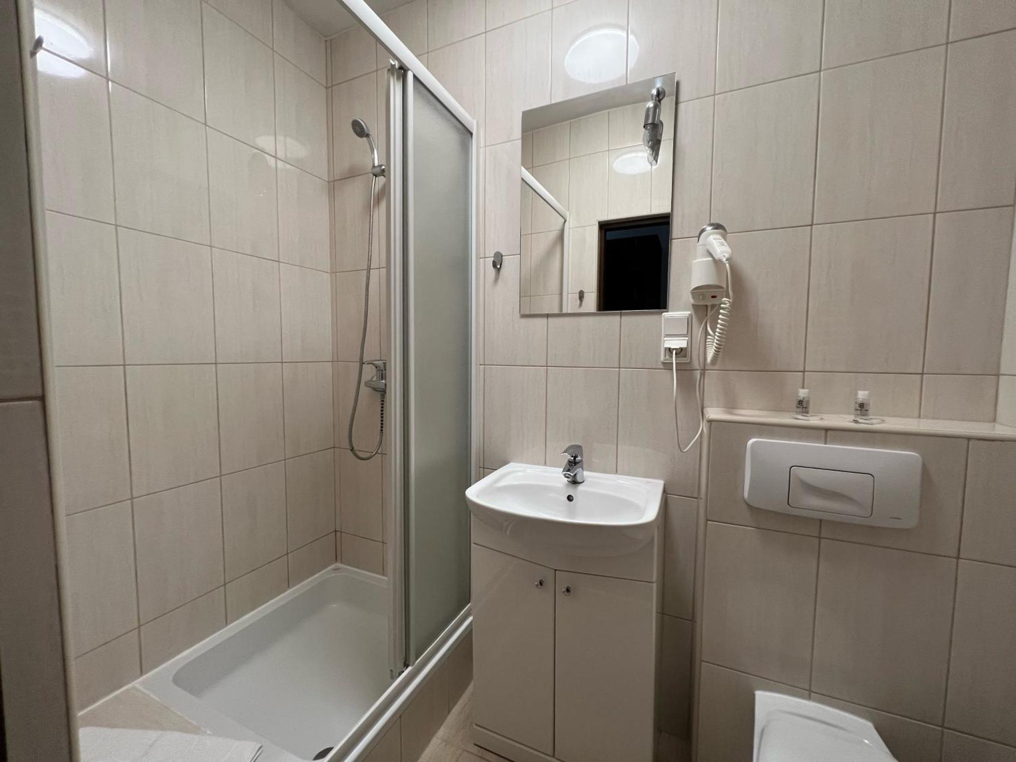 Centrum Konferencyjno-Apartamentowe Mrowka Warszawa Eksteriør billede