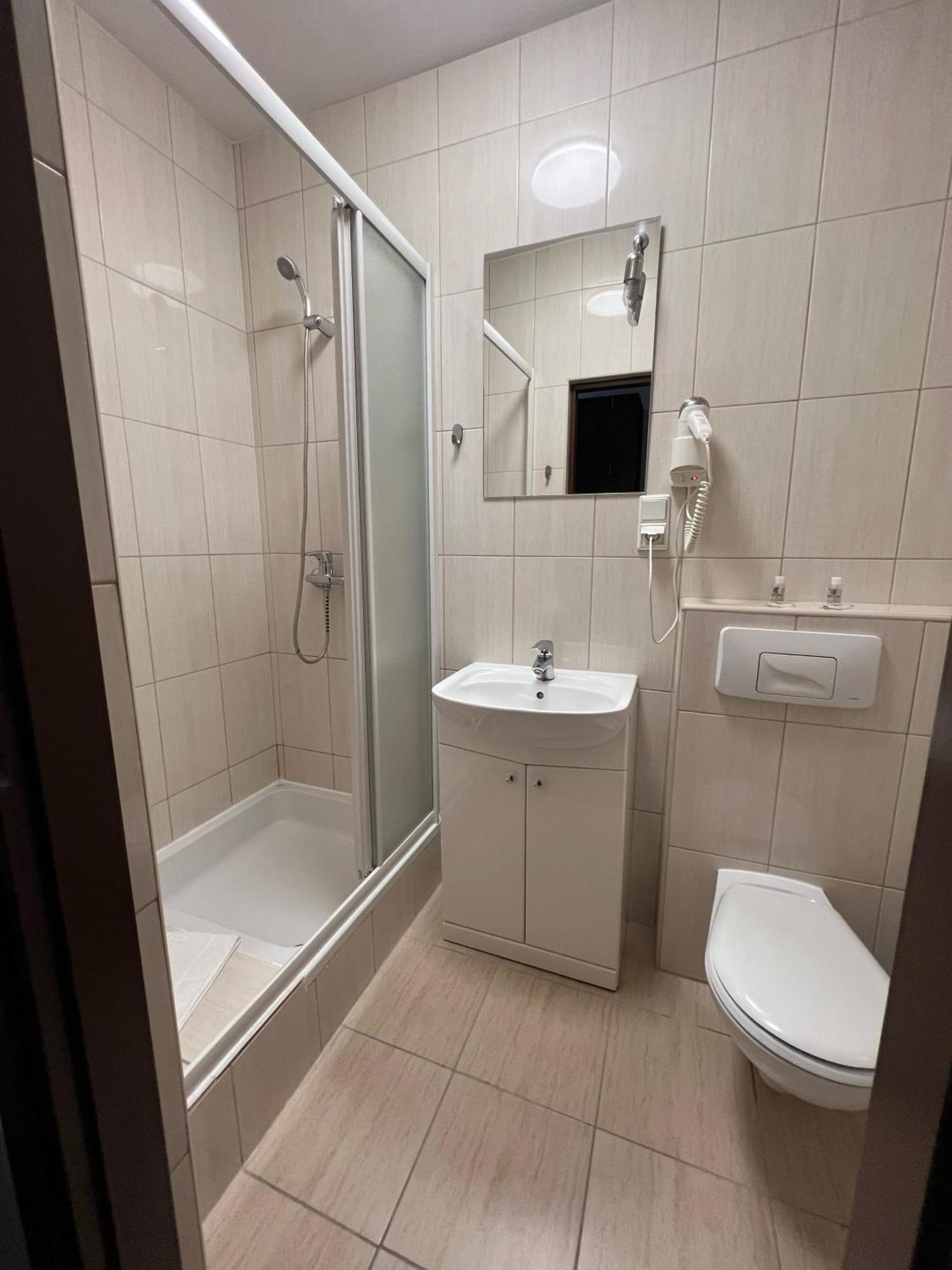 Centrum Konferencyjno-Apartamentowe Mrowka Warszawa Eksteriør billede