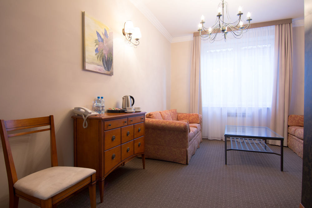 Centrum Konferencyjno-Apartamentowe Mrowka Warszawa Eksteriør billede