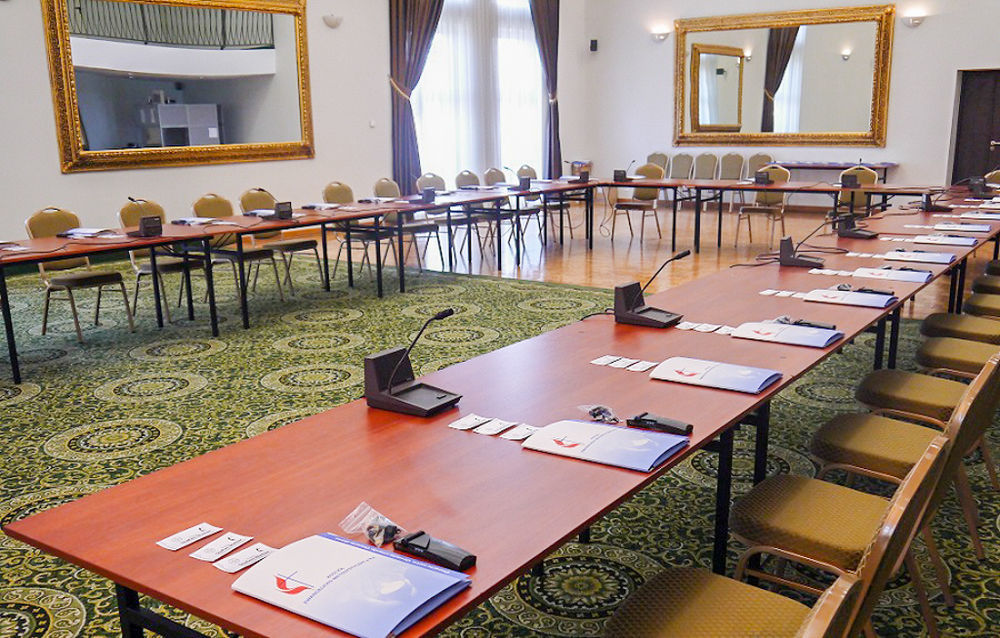 Centrum Konferencyjno-Apartamentowe Mrowka Warszawa Eksteriør billede